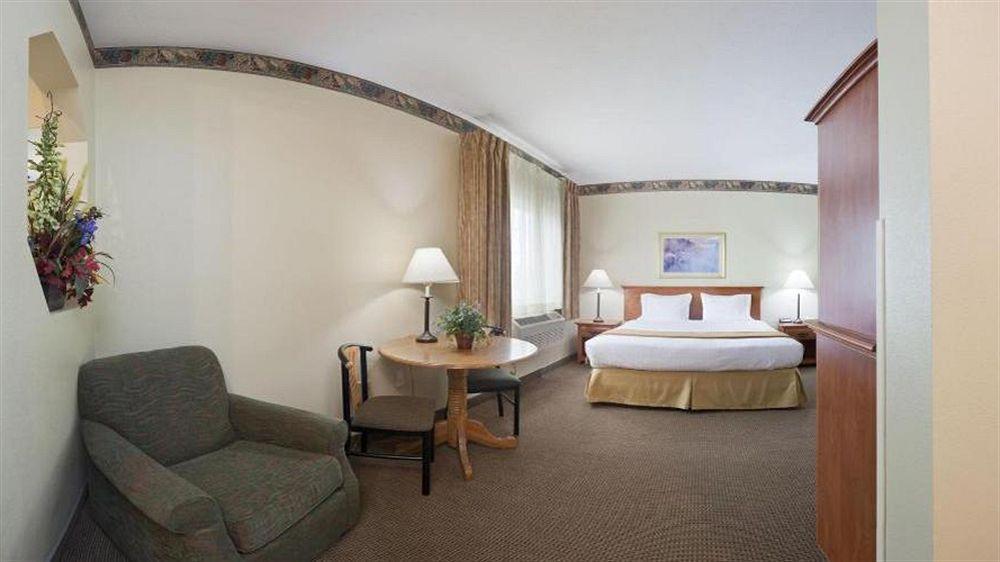 Wyndham Garden Anchorage Airport Hotel Exterior foto