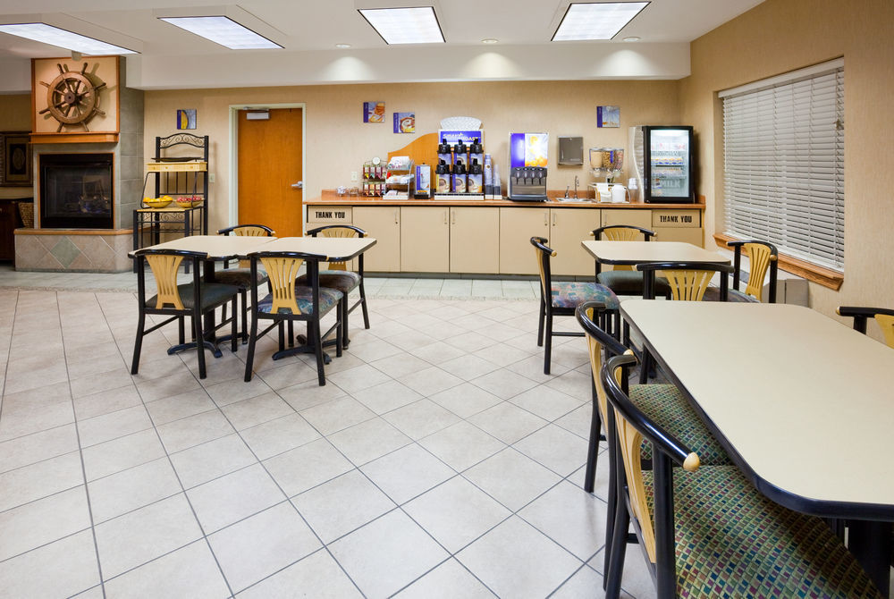 Wyndham Garden Anchorage Airport Hotel Restaurante foto